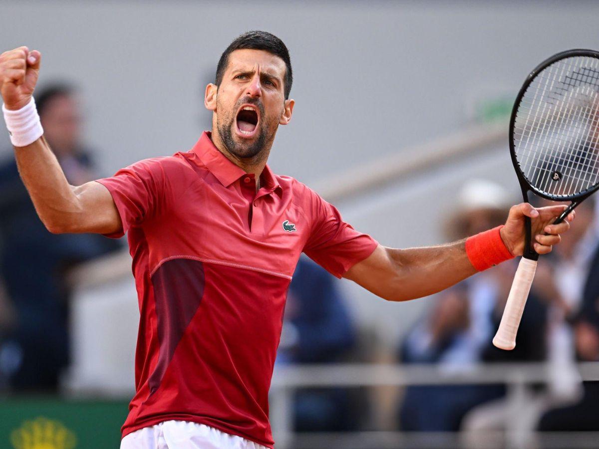 Chấp một chân, Novak Djokovic vẫn lọt tứ kết Roland Garros bằng thắng lợi kịch tính 474611