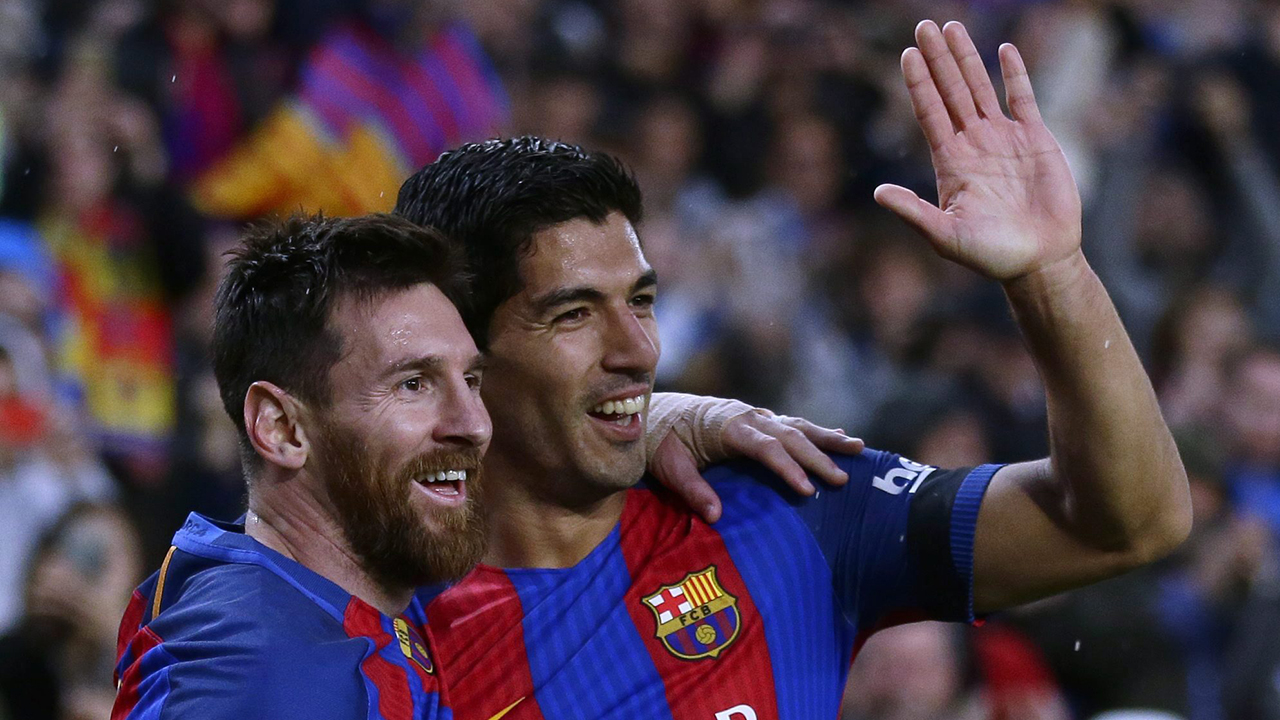 Tấm lòng cao cả của Messi khiến Suarez 'nở mày nở mặt' 165493