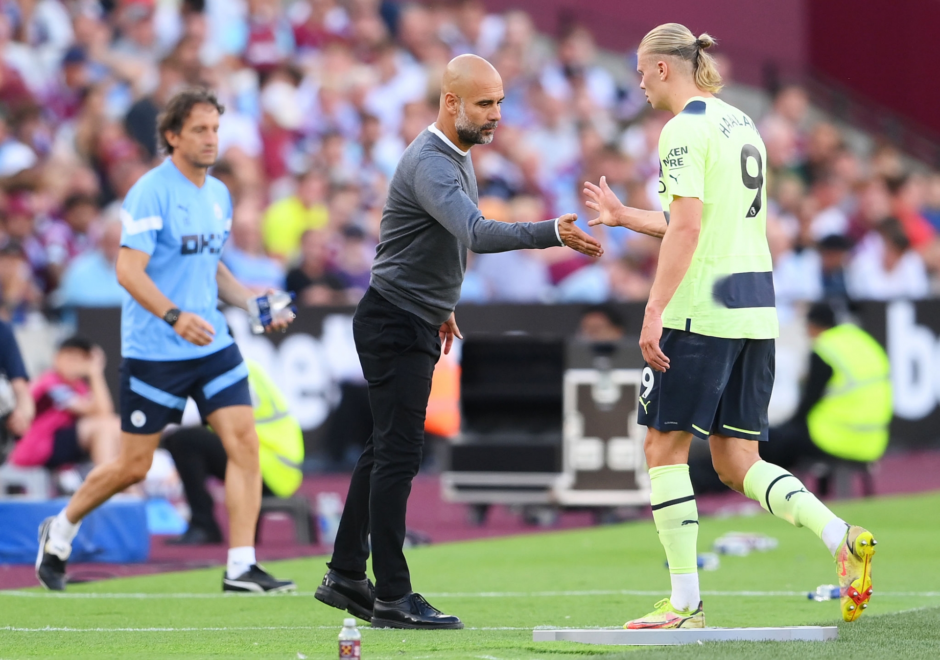 Pep Guardiola: 'Haaland có thể đấm đồng đội' 168142