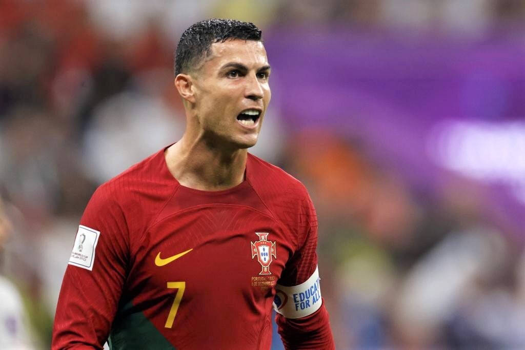 Bồ Đào Nha ra quyết định 'khiến tất cả choáng váng' về Ronaldo 238968