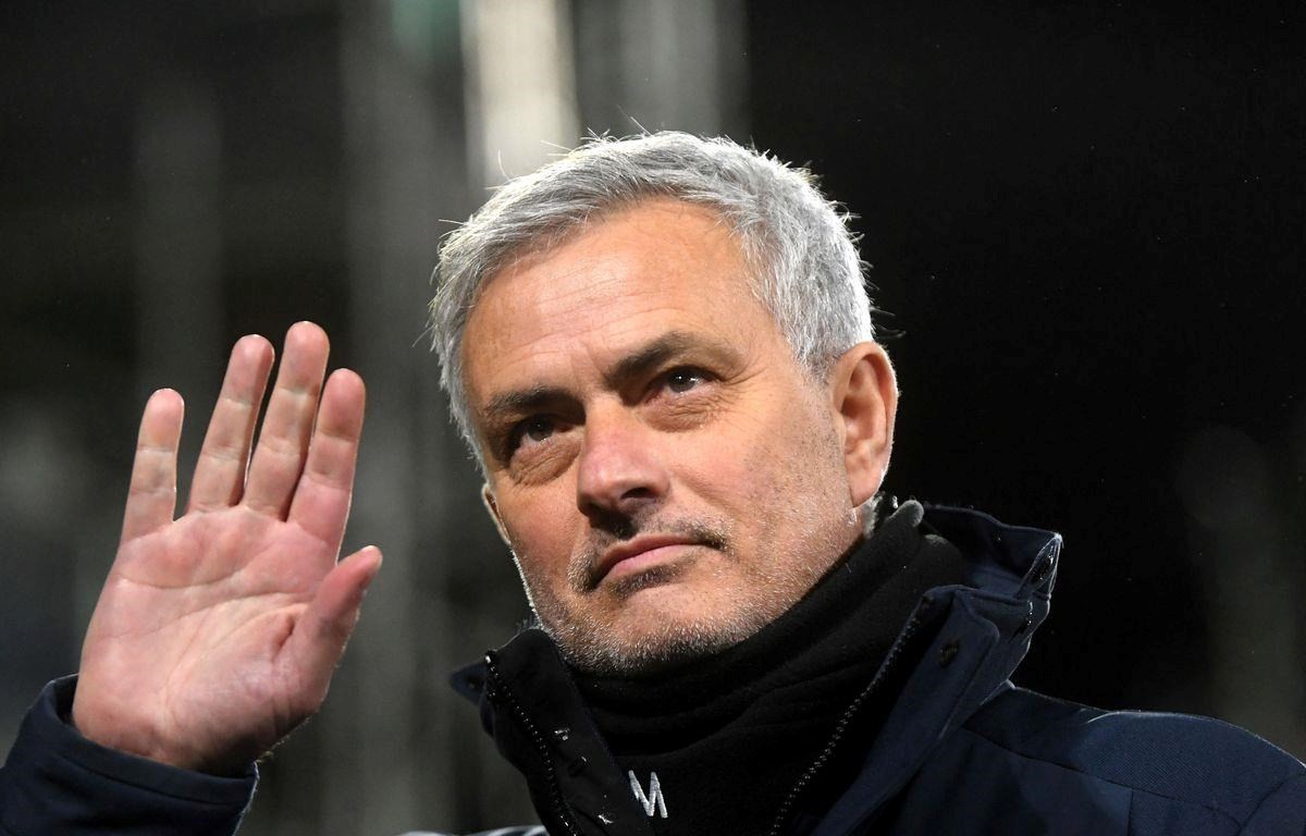 jose-mourinho-tai-xuat-ngoai-hang-anh-1678227114.jpg