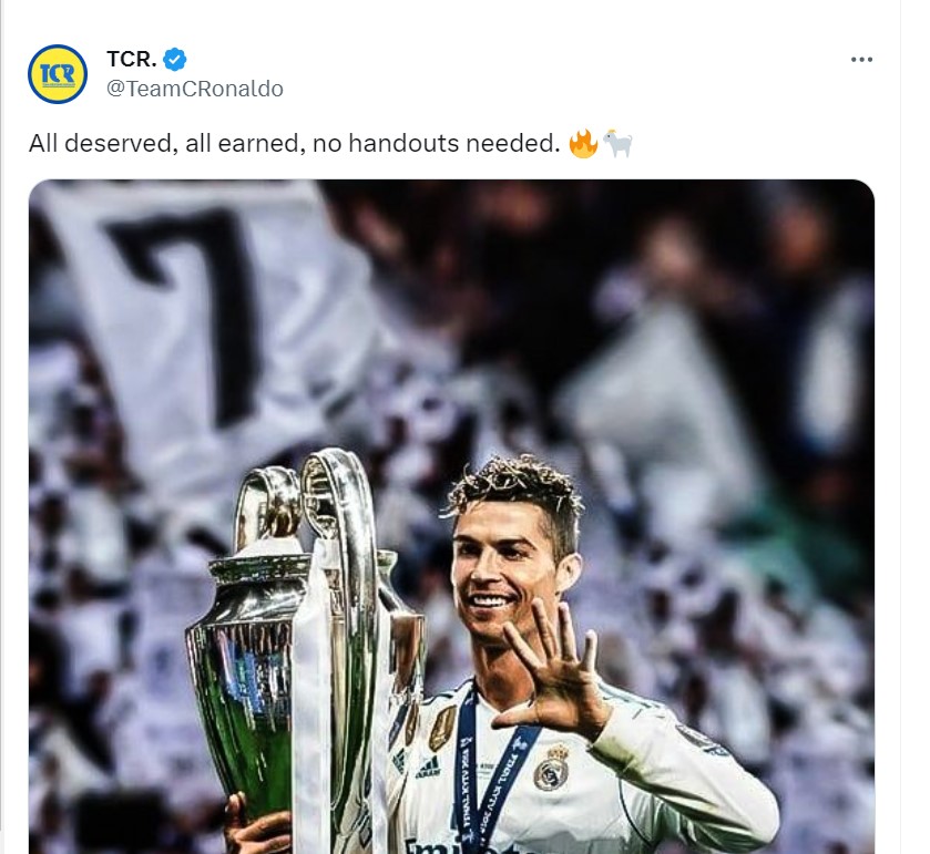 Người hâm mộ Ronaldo phản ứng bất ngờ về Quả bóng vàng thứ 8 của Messi 349687