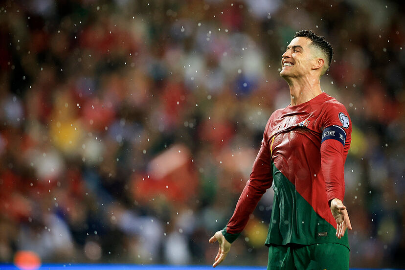 Haaland chấn thương hóa ra lại là tin vui với Ronaldo sau 8 năm 371360