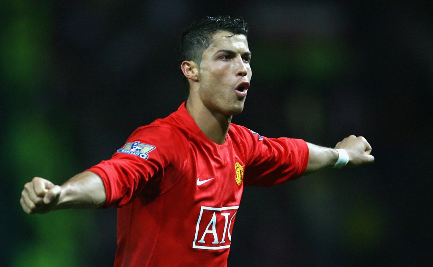 Ronaldo ẩu đả với ngôi sao Ngoại hạng Anh vì bị chê xấu trai 395784