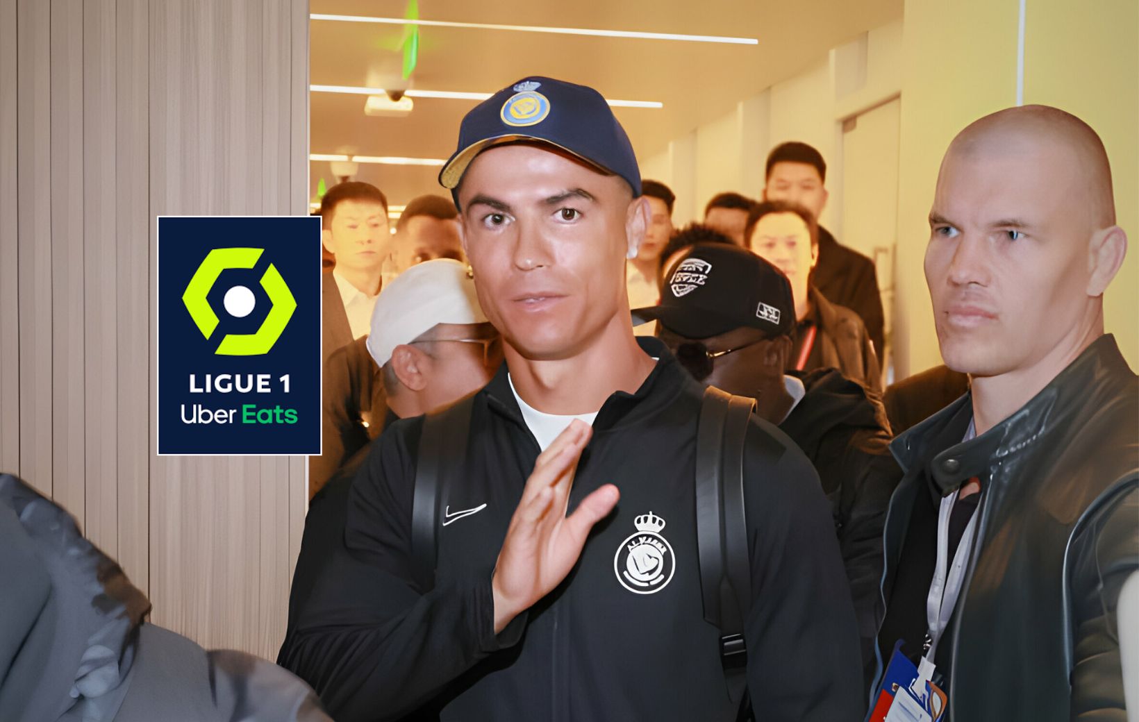 Ronaldo tiếp tục hứng 'cơn mưa gạch đá' sau phát ngôn gây bão 395534
