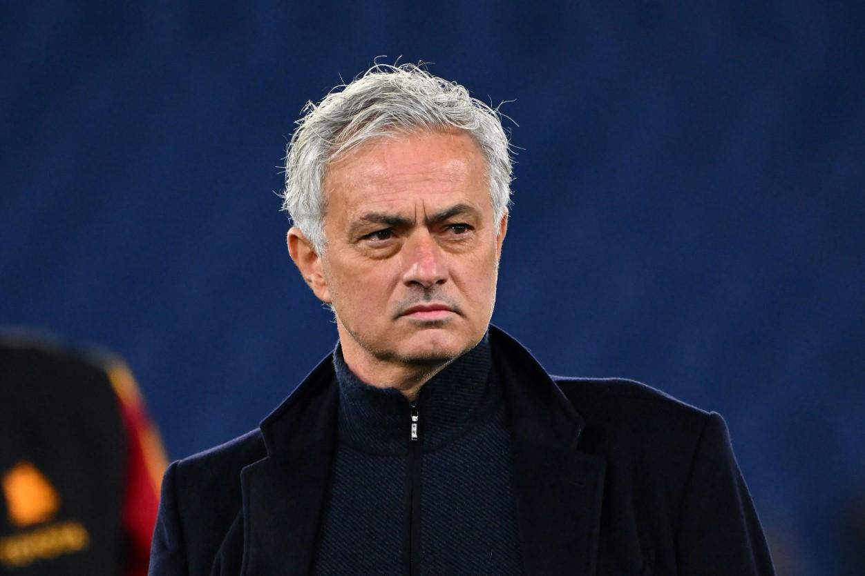 Thất nghiệp chưa lâu, HLV Mourinho đã liên hệ với Gã khổng lồ châu Âu? 462371