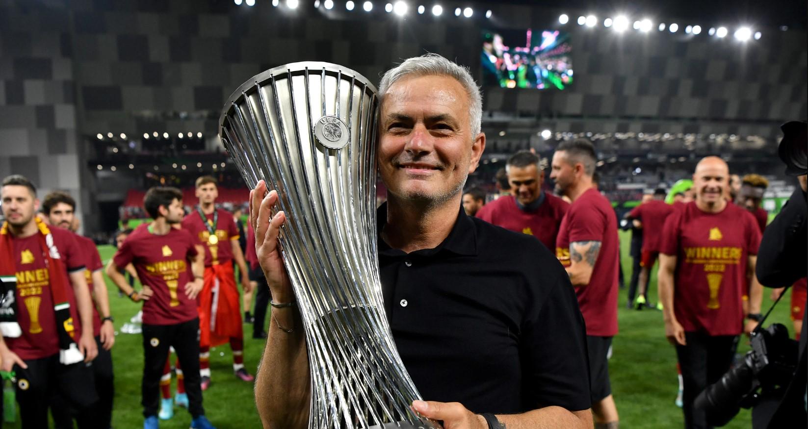 HLV Mourinho đồng ý ký hợp đồng 2 năm với Fenerbahce 472703