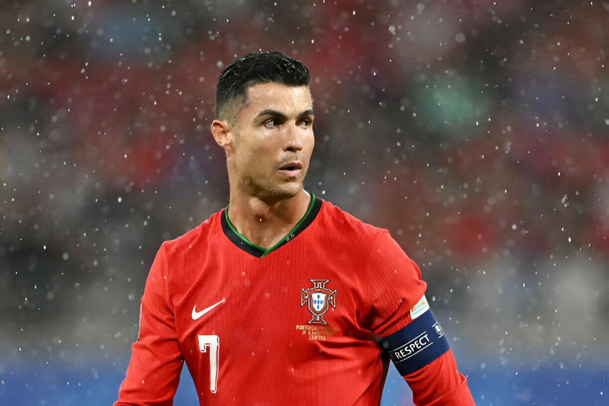 Ronaldo phản ứng mãnh liệt sau khi Bồ Đào Nha giành 3 điểm 483486