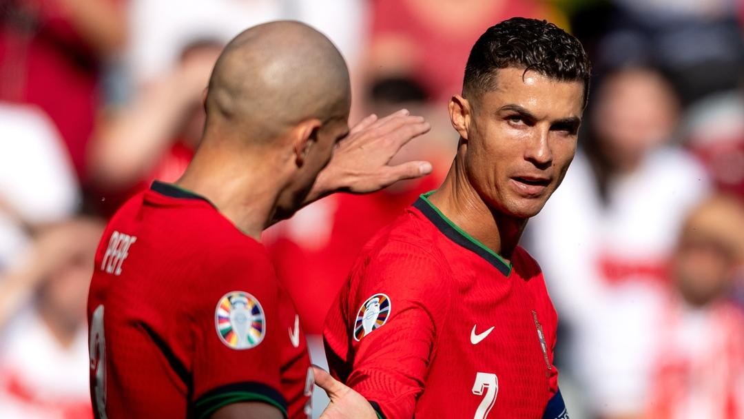 Ronaldo làm dậy sóng cộng đồng mạng với bài đăng đầy cảm xúc 510615