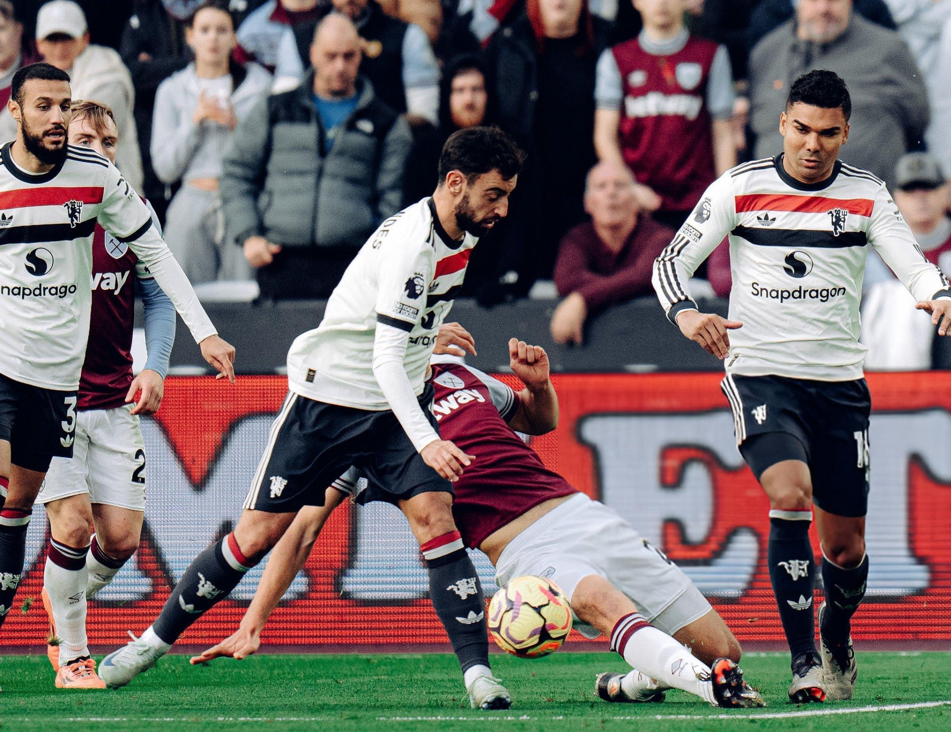 De Ligt báo hại, MU thua cay đắng trước West Ham