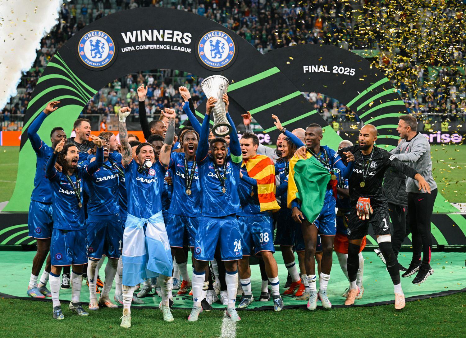 Ngược dòng trước Betis, Chelsea lên ngôi vô địch Conference League