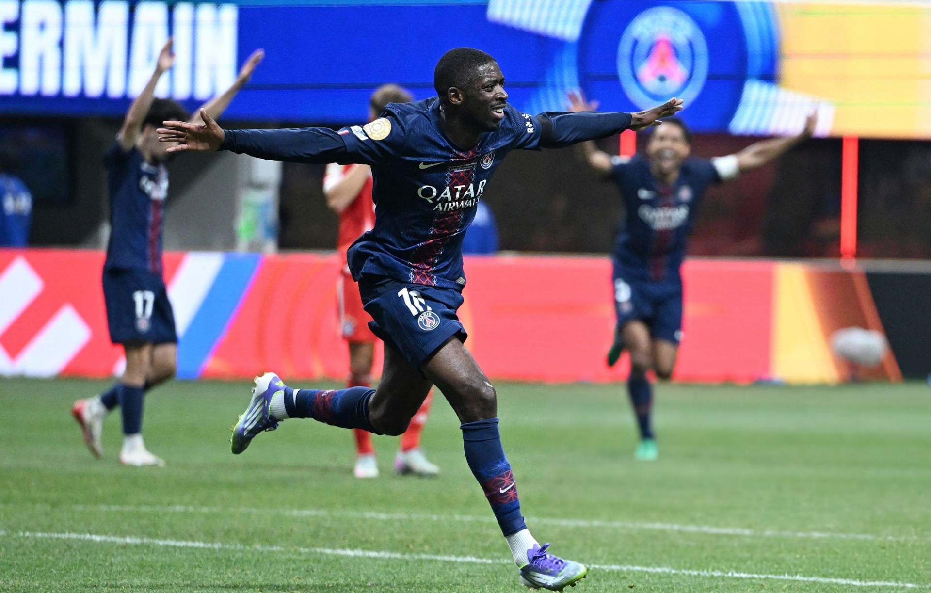 Dính 2 thẻ đỏ, PSG vẫn quật ngã Bayern Munich để vào bán kết