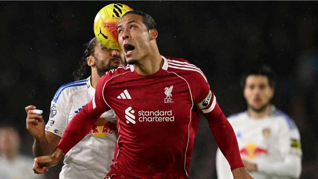 Liverpool đánh rơi chiến thắng trong ngày hàng thủ sụp đổ cuối trận