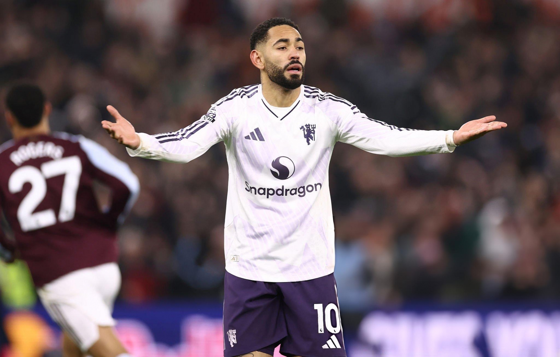 MU bị bỏ lại trong cuộc đua top 4 Ngoại hạng Anh