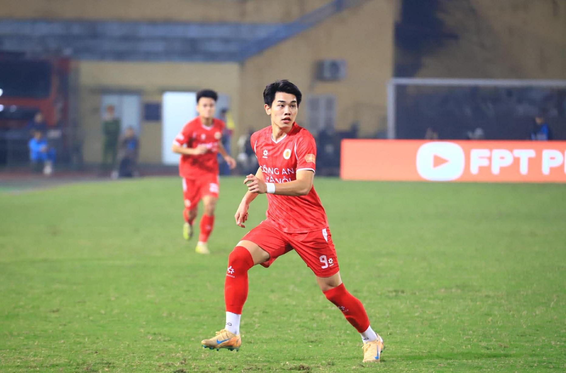 CĐV ĐNÁ đồng loạt nhận xét khi Đình Bắc 'khai nòng' sau VCK U23 châu Á