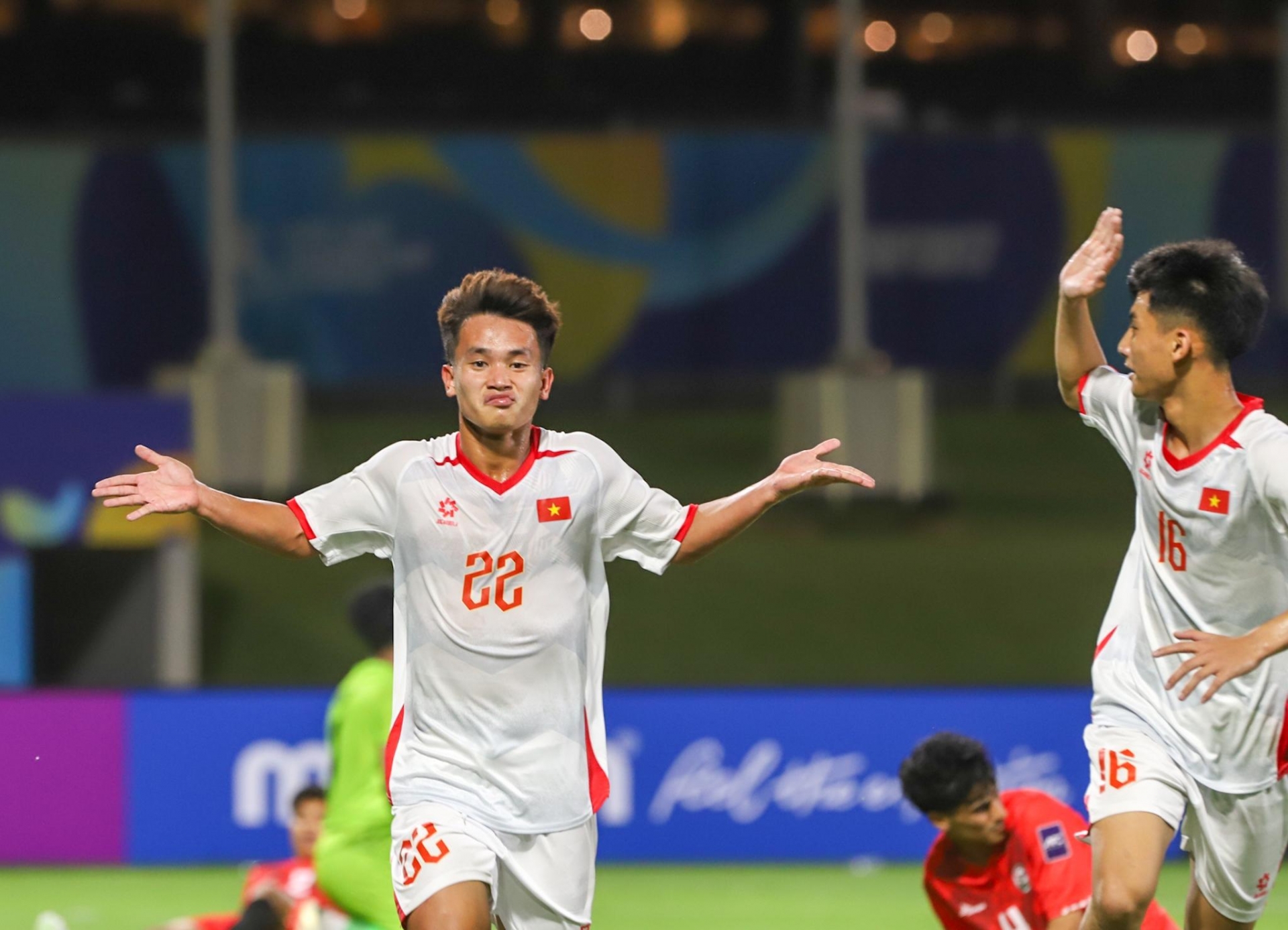 CĐV Thái Lan dậy sóng khi Việt Nam thắng nghẹt thở Yemen ở giải châu Á