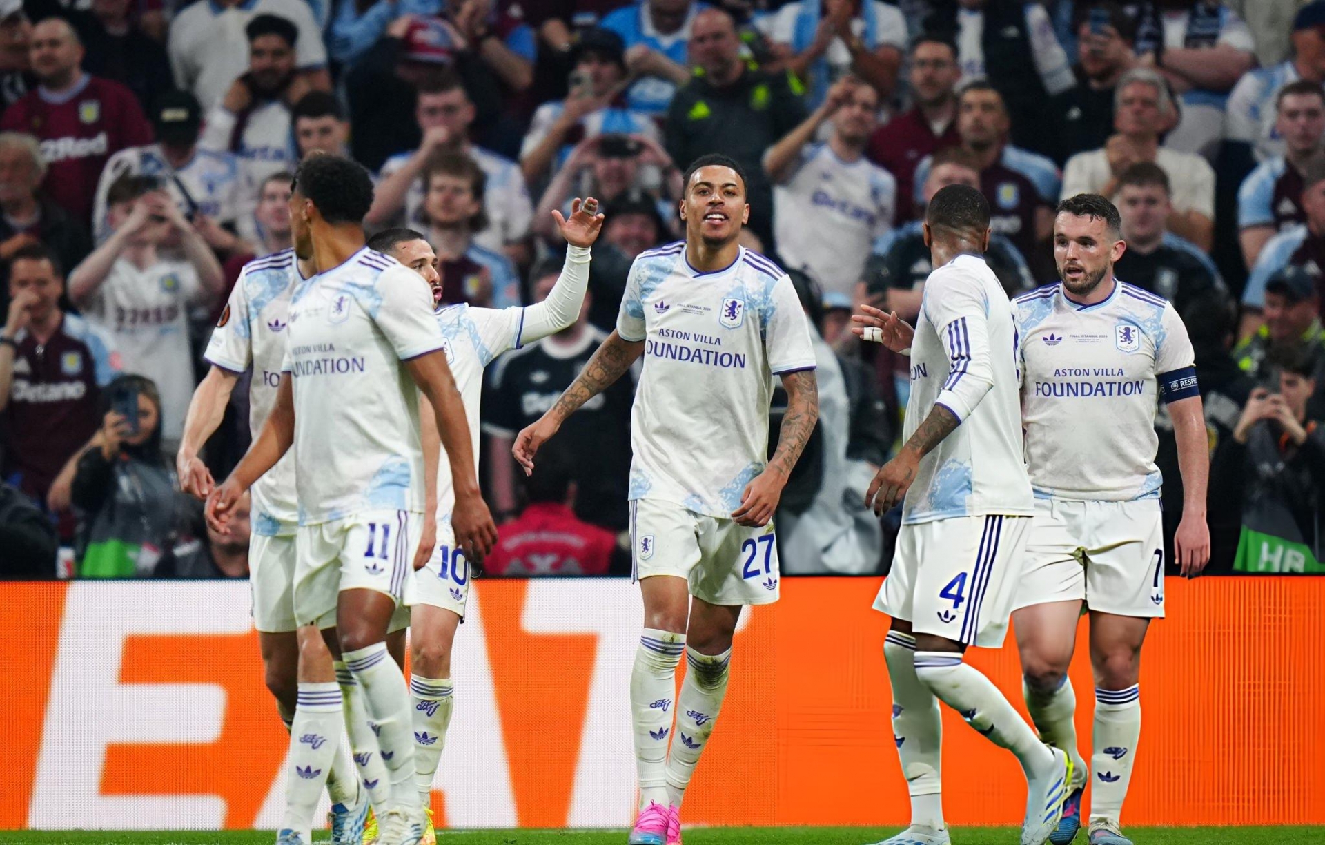 Đại thắng Freiburg, Aston Villa lên ngôi vô địch Europa League 2025/26