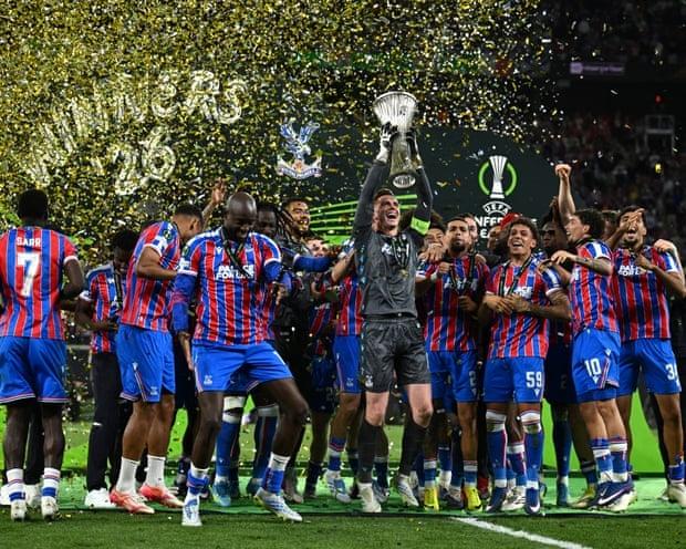 Quật ngã Rayo Vallecano, Crystal Palace vô địch Conference League 2025/26