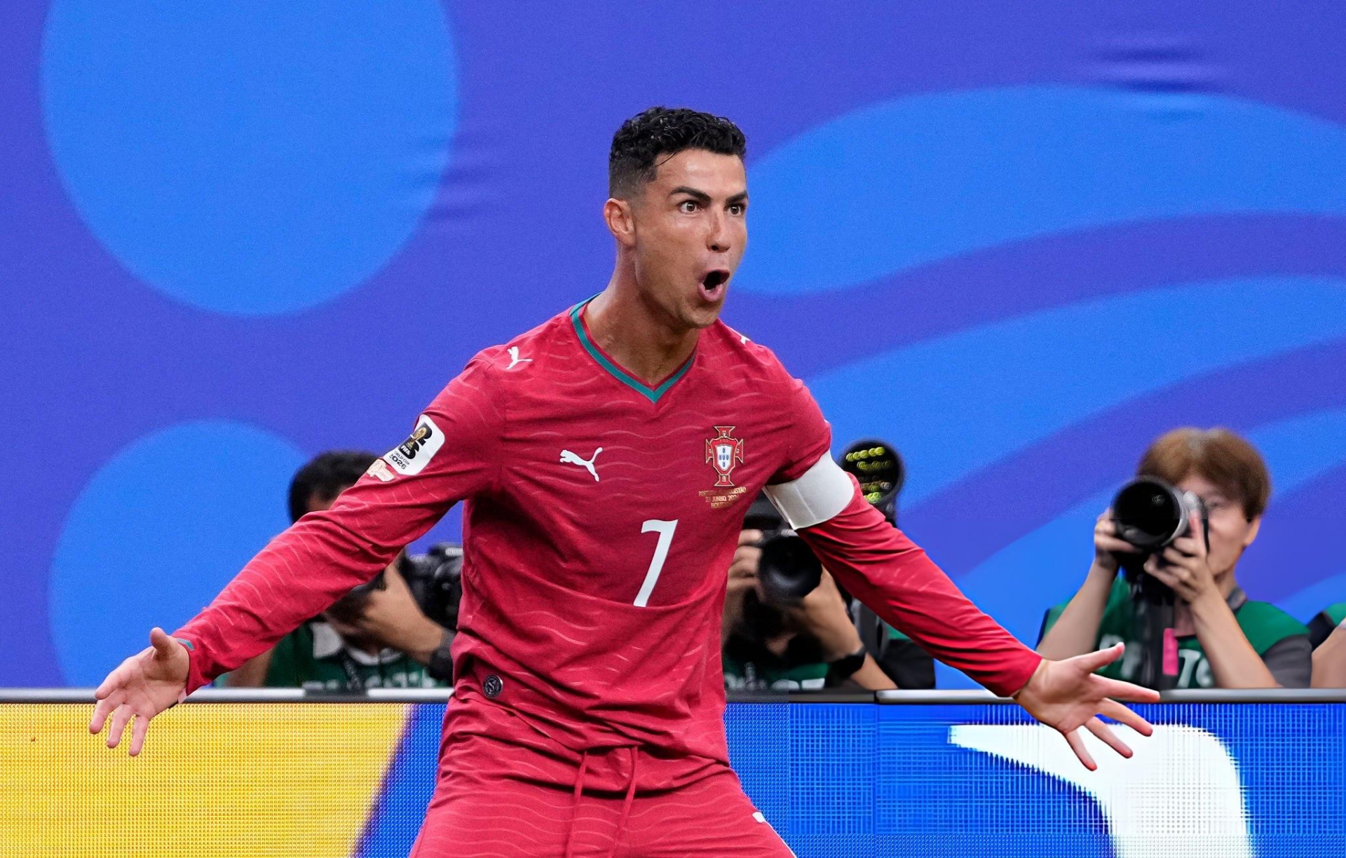 FIFA chính thức lên tiếng khi Ronaldo ghi 2 bàn đẳng cấp tại World Cup 2026