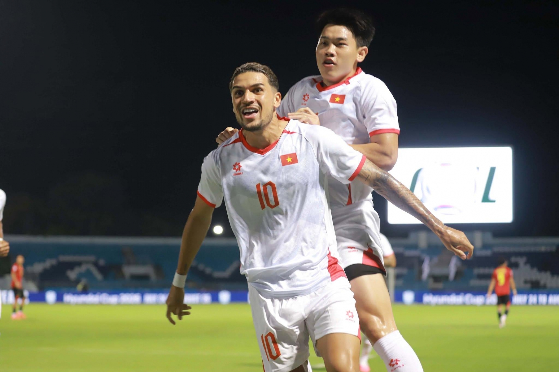 Trực tiếp Việt Nam 1-0 Timor Leste: Hoàng Hên tỏa sáng!