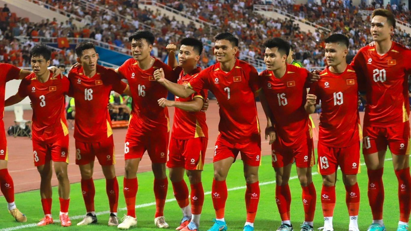 CĐV ĐNÁ đồng loạt phản ứng khi Việt Nam có sao Việt kiều mới toanh