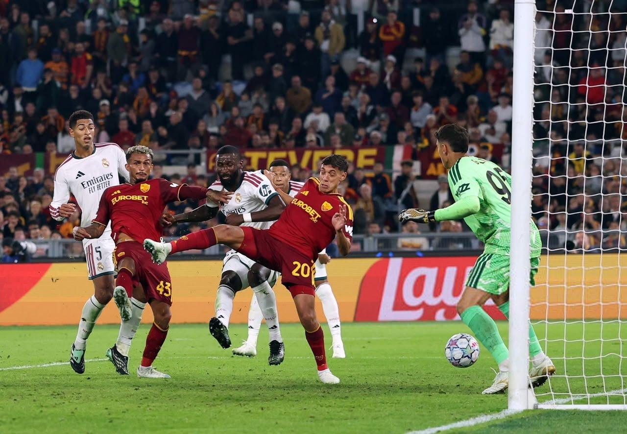 Real Madrid ngược dòng không tưởng trước AS Roma tại Champions League