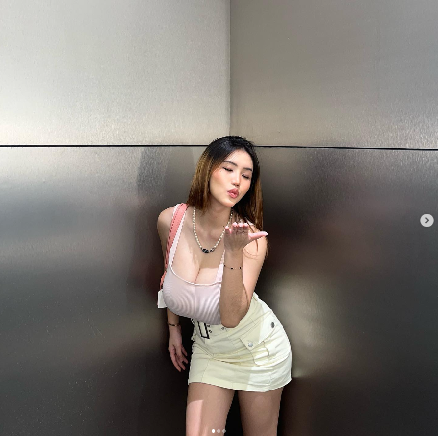 video-hot-girl-khoe-sieu-vong-1-day-da-truy-info-hoa-ra-la-tuyen-thu-esports-dinh-dam-4-1712911702.png