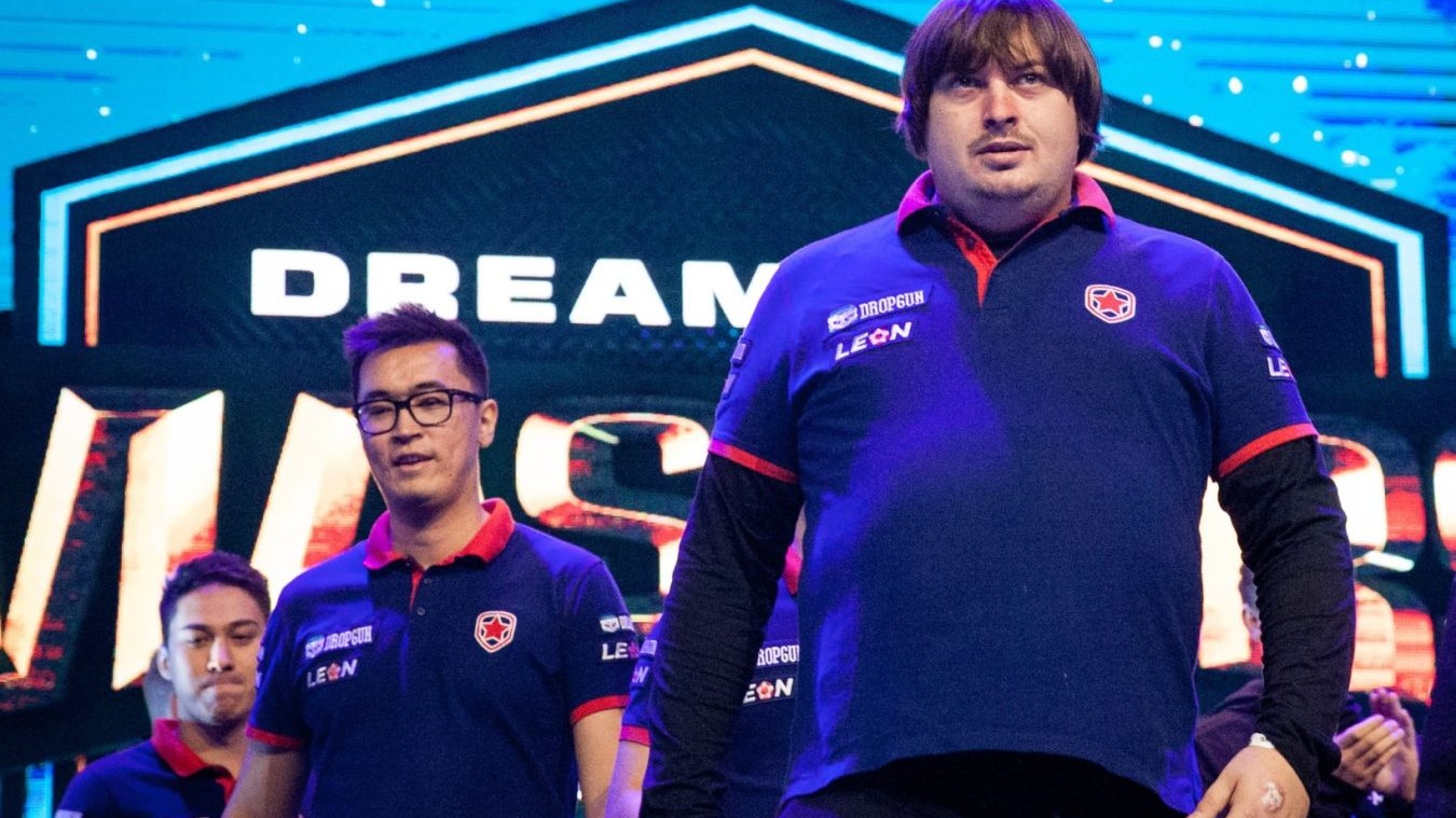 Dosia và Mou thành lập đội CS:GO mới có tên Forward Gaming
