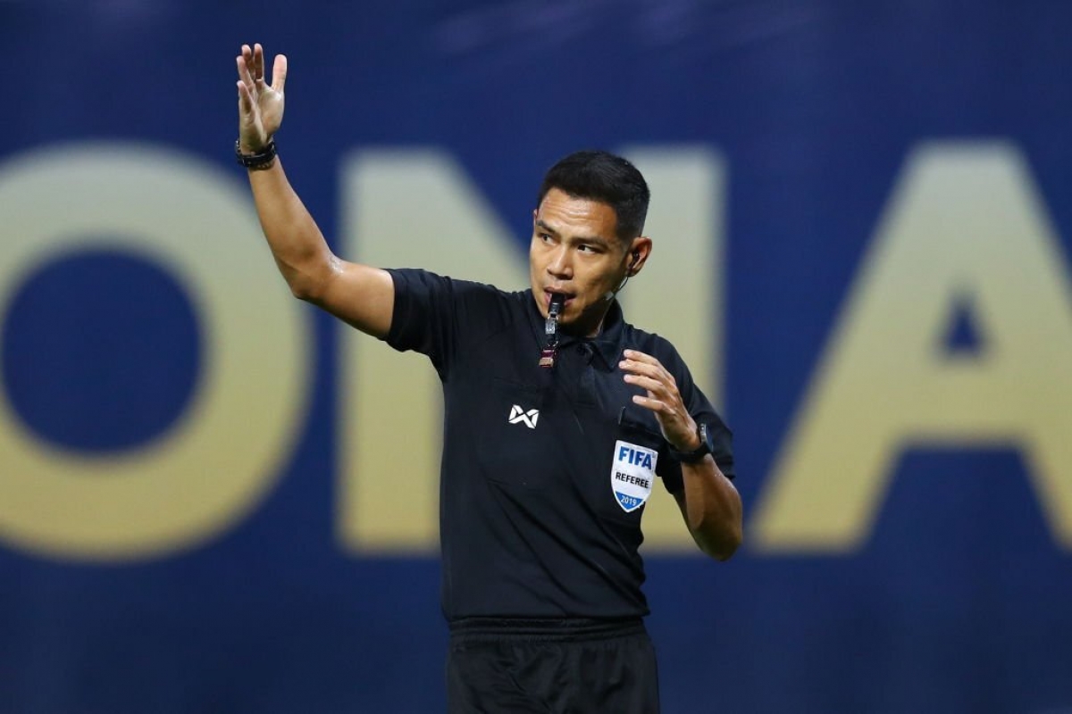 Sivakorn Pu-udom là trọng tài tại giải Thai League