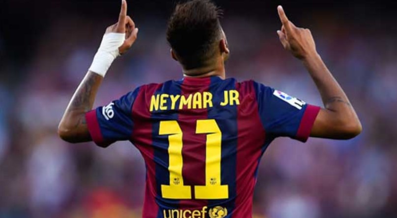 Neymar mặc áo số 11 khi còn chơi ở Barca