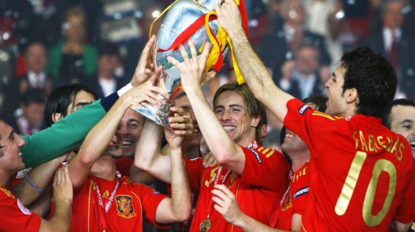 Thậm chí tuyển Tây Ban Nha đã vô địch Euro và World Cup nhờ lối chơi này