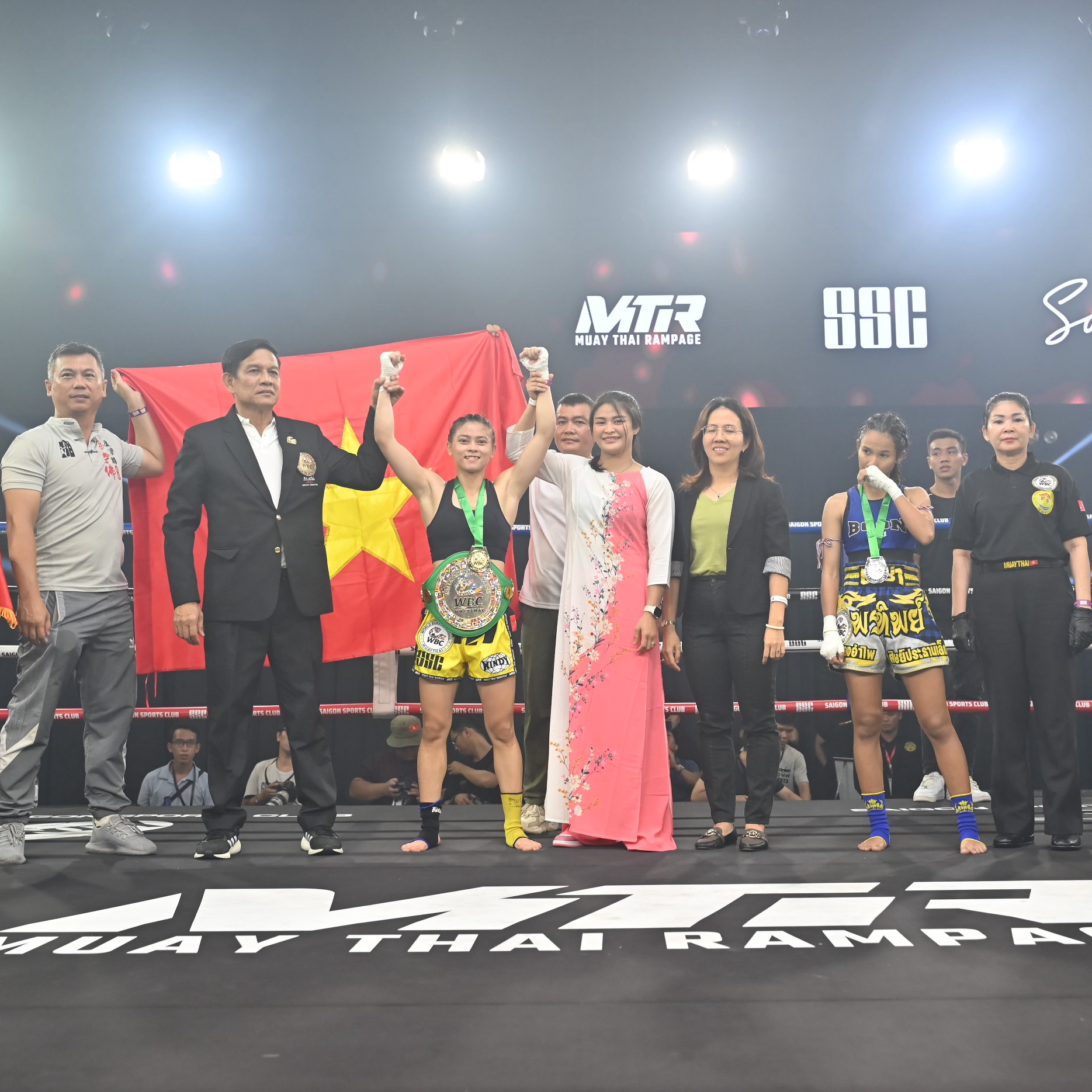 MTR – The Rising Stars: Trương Cao Minh Phát và Nguyễn Hà Hữu Hiếu thành công mang đai vô địch quốc tế WBC Muay Thai về với Việt Nam 303795