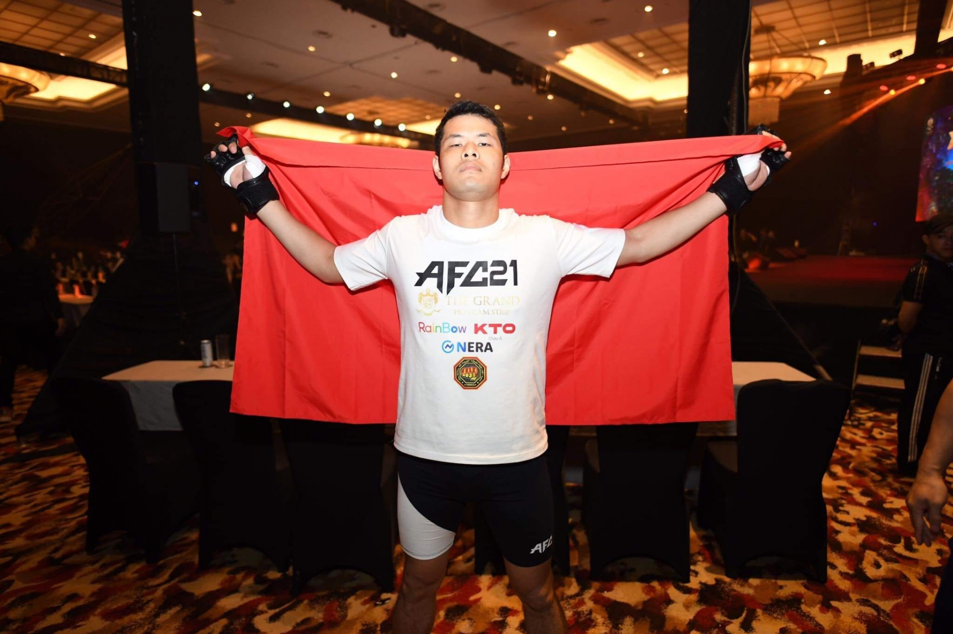 Bán kết hạng cân 84kg LION Championship: HCB Tán Thủ thế giới đối đầu VĐV tuyển Kickboxing Đà Nẵng 327865