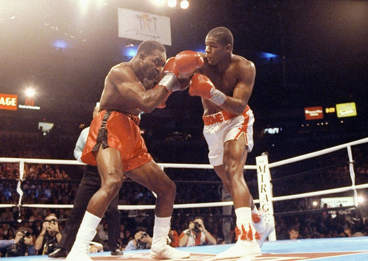 Kinh điển hạng nặng thế kỷ trước: Riddick Bowe vs. Evander Holyfield 406420