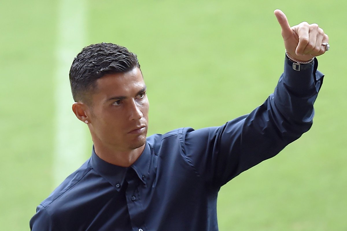 Ronaldo dứt áo rời Man United, gia nhập bến đỗ mới ‘không tưởng’? - Ảnh 1.