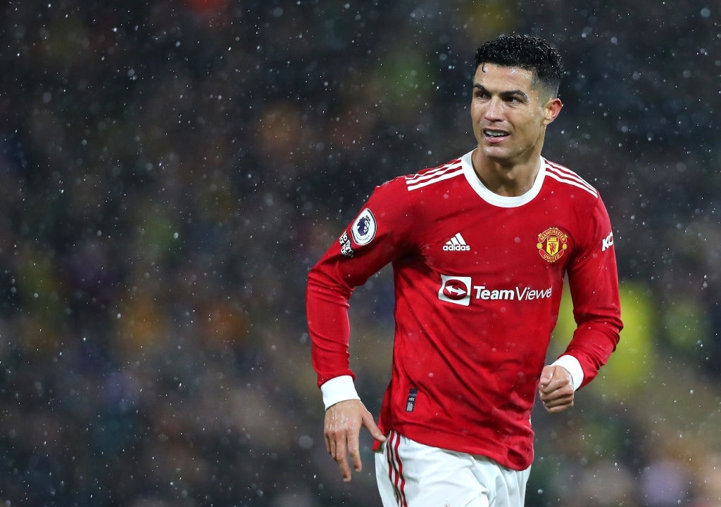 криштиану роналду 2011. роналдо реал мадрид. роналдо стоит. криштиану роналду в форме реал мадрид. роналдо стоит.