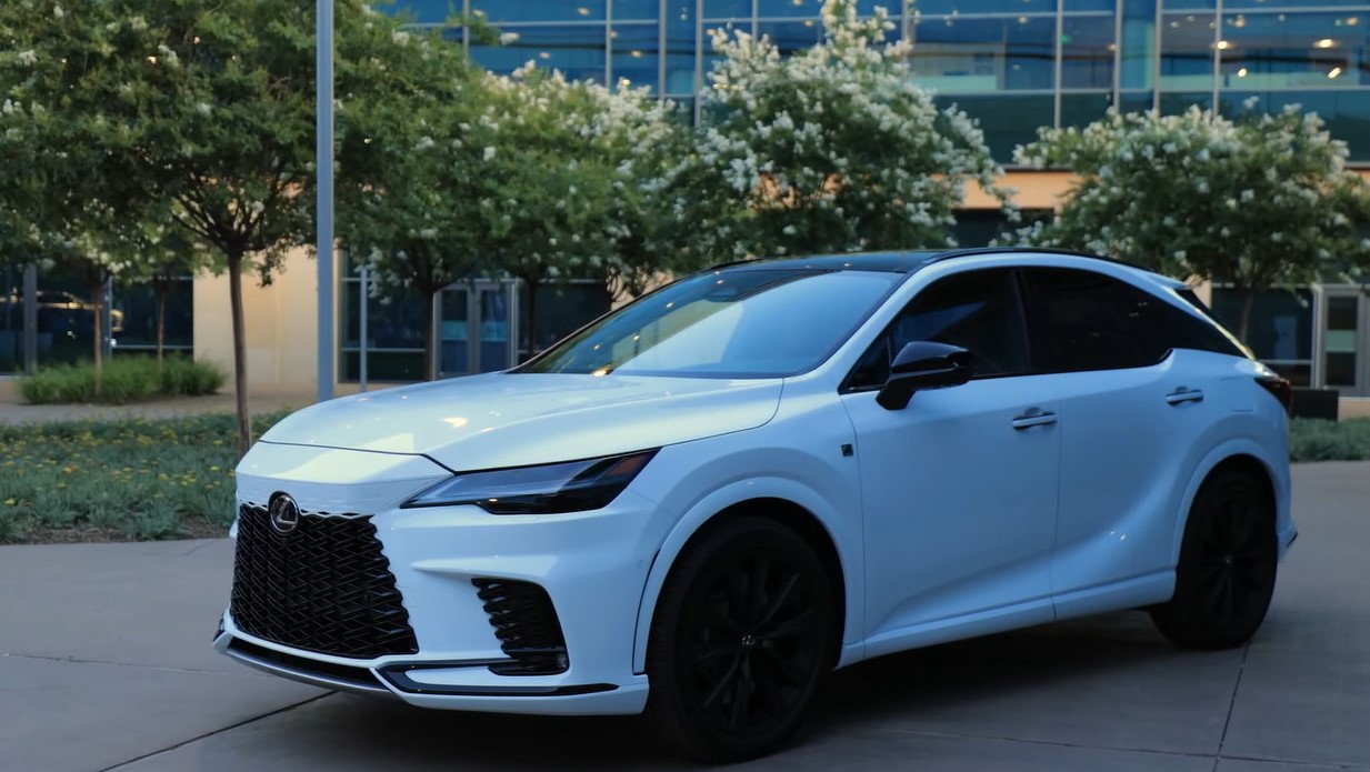 Lexus RX 2023 có giá bán dự kiến từ 4,1 tỷ đồng tại Việt Nam, tăng 'nhẹ ...