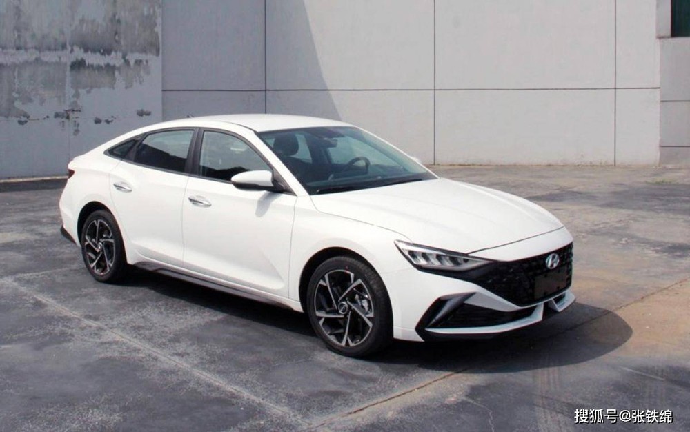 Lộ diện mẫu sedan 'siêu ngầu', mang 'âm hưởng' của cả Hyundai Elantra và Sonata 182174