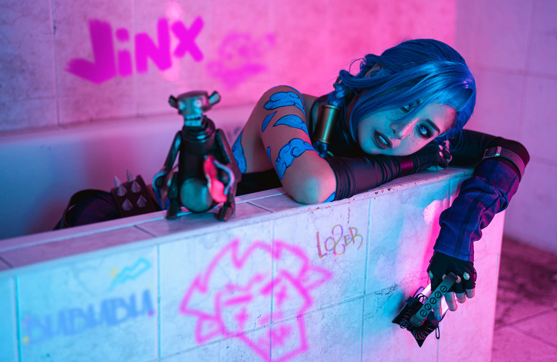 LMHT: Ngắm bộ ảnh cosplay Jinx theo phong cách u tối 111426