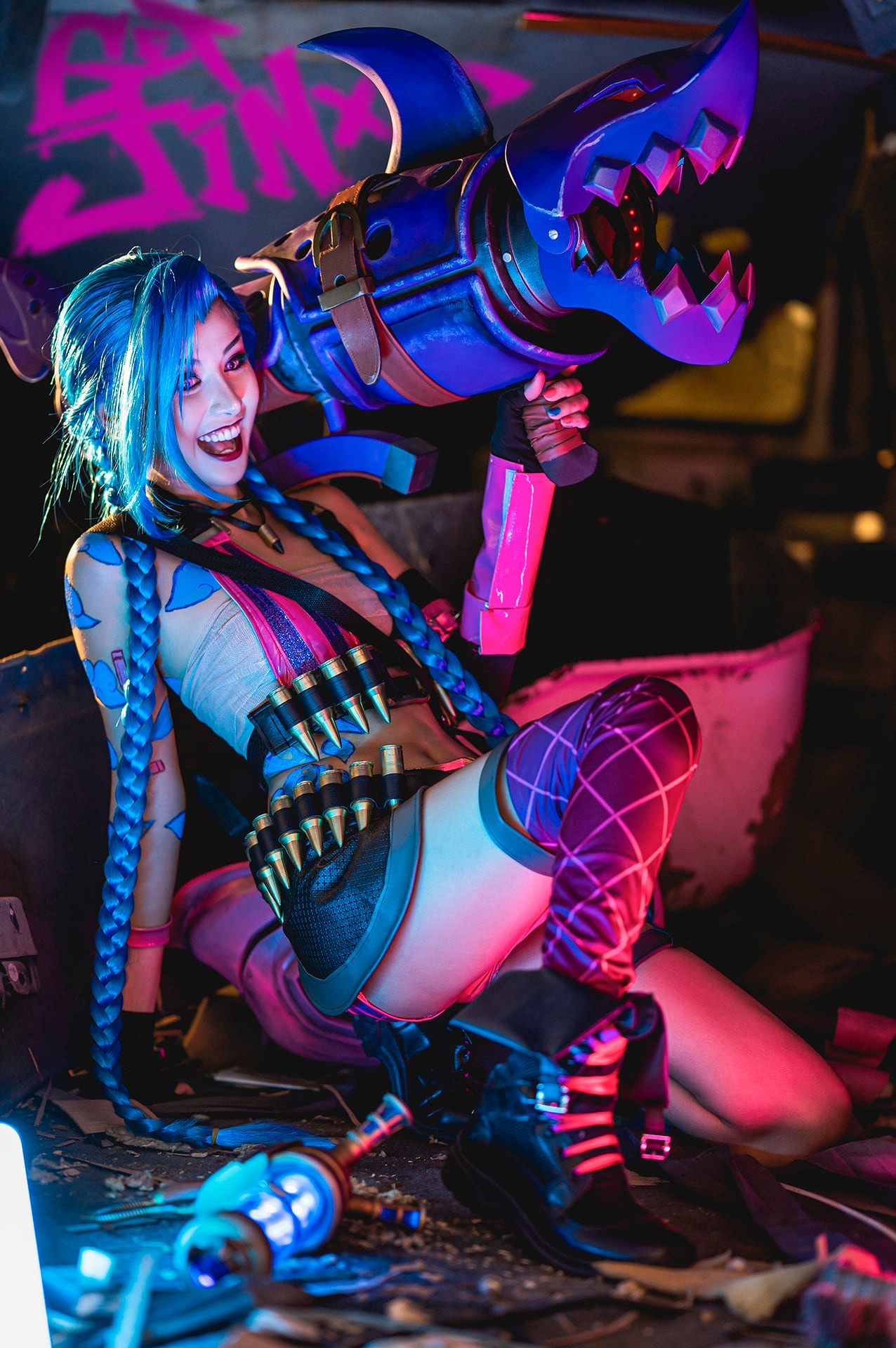 LMHT: Ngắm bộ ảnh cosplay Jinx theo phong cách u tối 111431