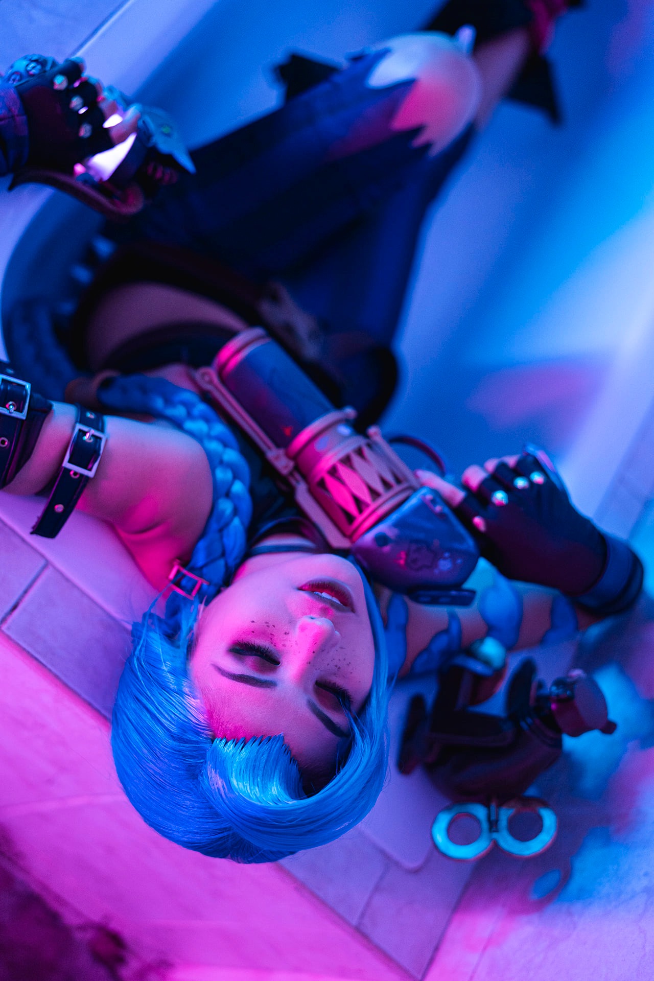 LMHT: Ngắm bộ ảnh cosplay Jinx theo phong cách u tối 111434