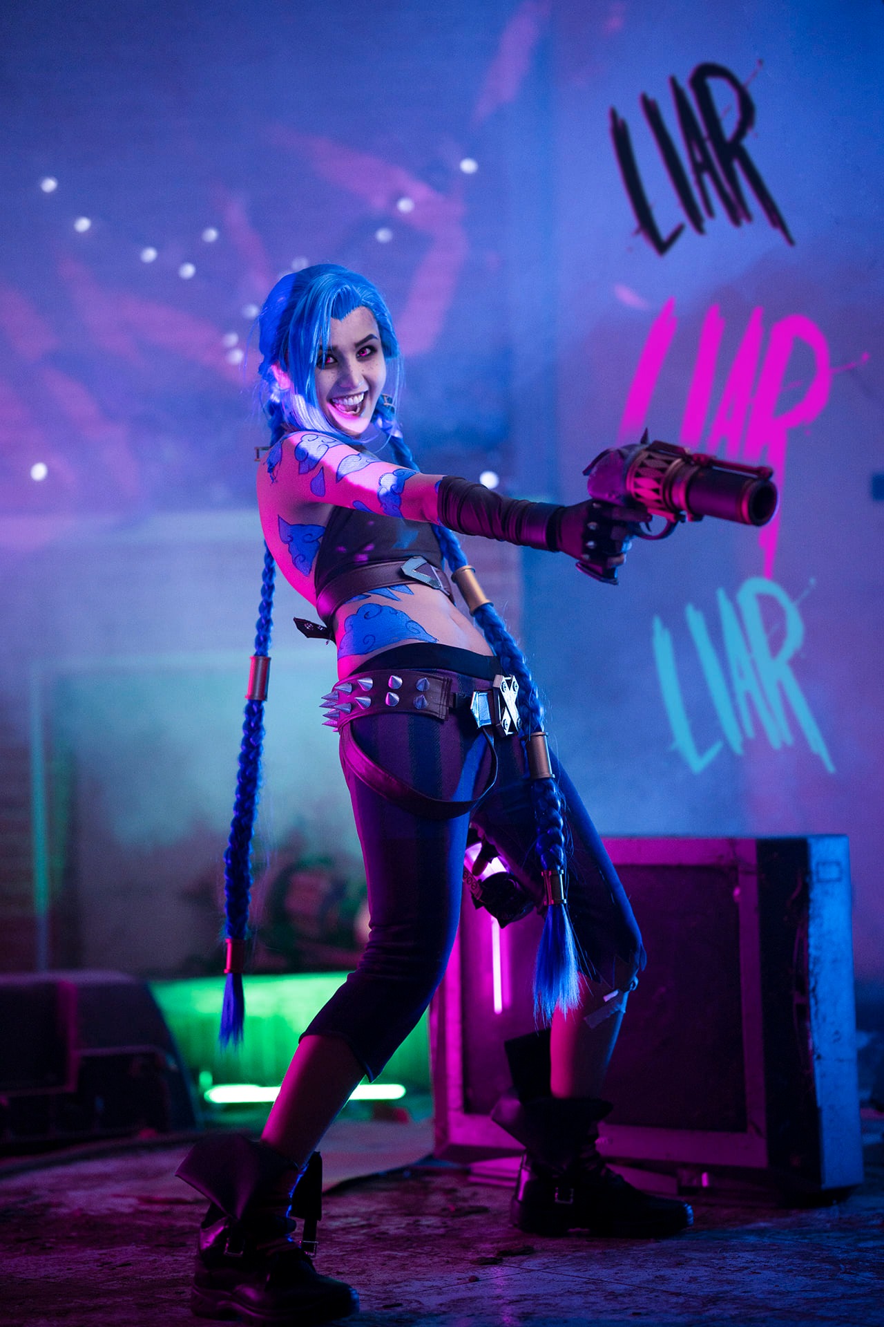 LMHT: Ngắm bộ ảnh cosplay Jinx theo phong cách u tối 111435