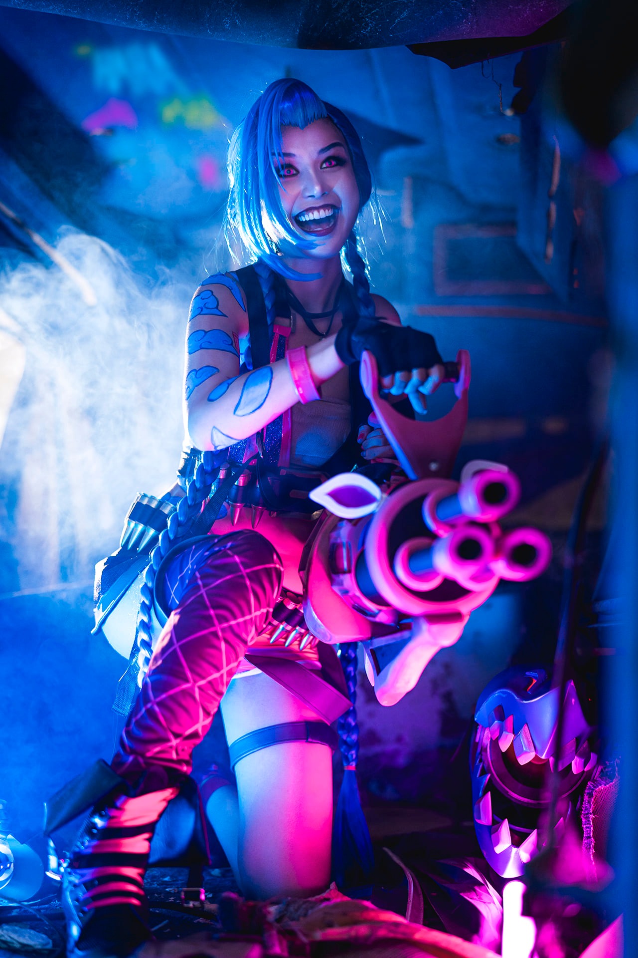 LMHT: Ngắm bộ ảnh cosplay Jinx theo phong cách u tối 111436