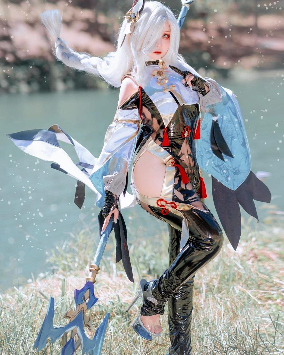 Ngắm màn cosplay Shenhe trong Genshin Impact tới từ coser Sayo Momo 131263