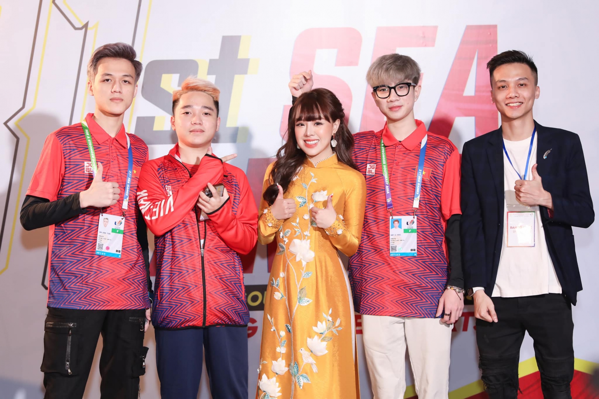 Ngắm nhan sắc dàn nữ MC Esports tại SEA Games 31 141580