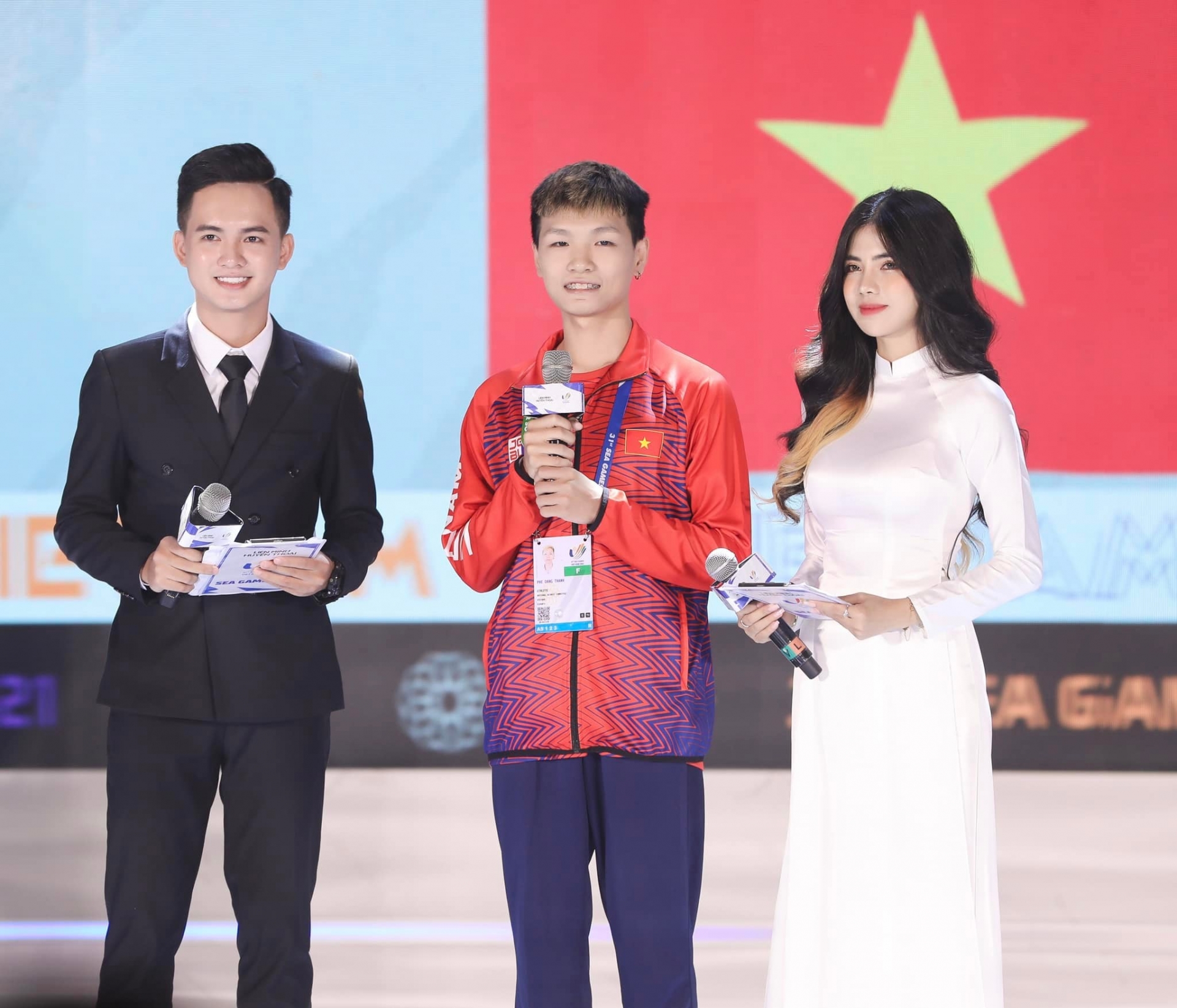 Ngắm nhan sắc dàn nữ MC Esports tại SEA Games 31 141610