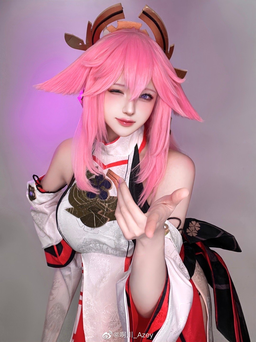 Genshin Impact: Cosplay 'cáo hồng' Yae Miko theo phong cách hiện đại 182821