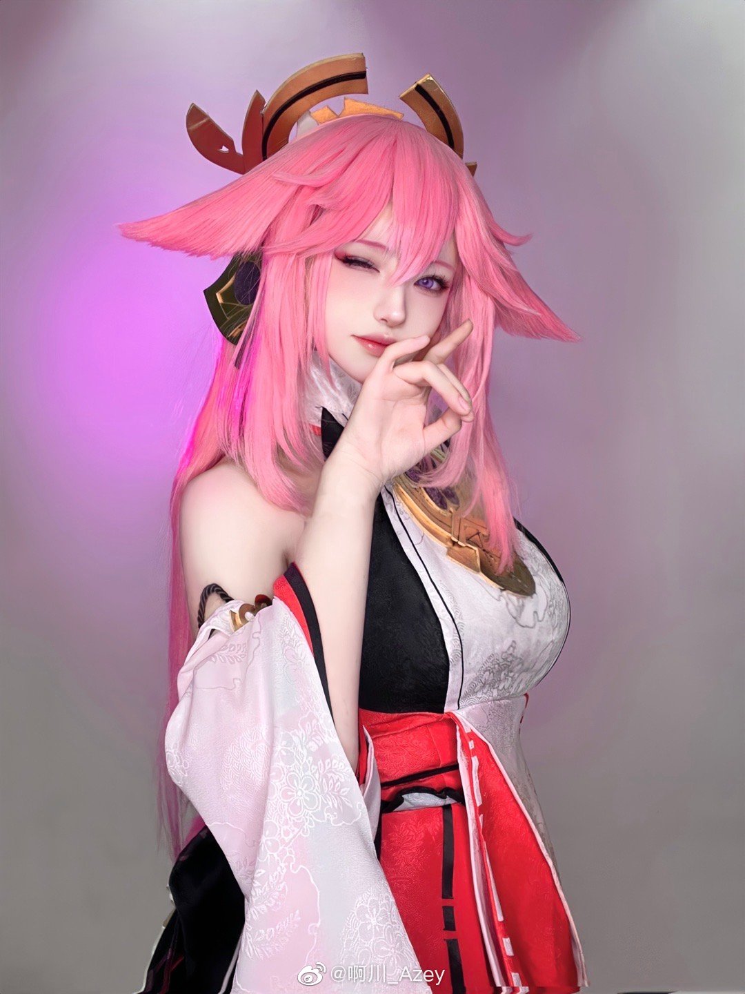 Genshin Impact: Cosplay 'cáo hồng' Yae Miko theo phong cách hiện đại 182822