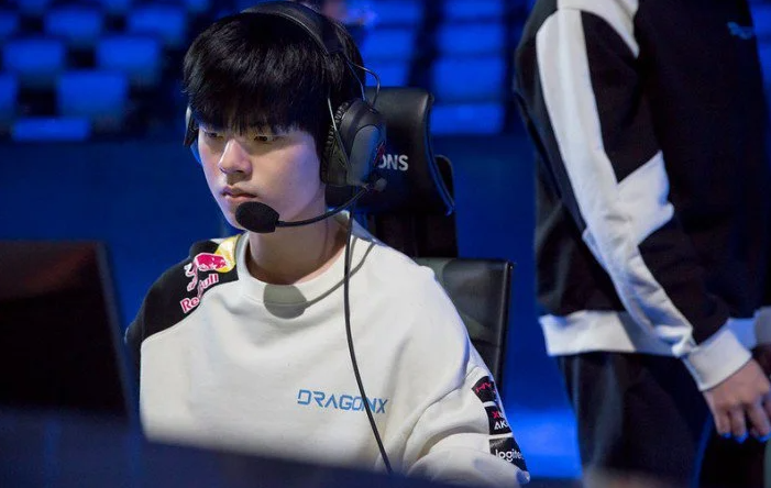 Deft: 'Dù bị dẫn trước 2 ván, tôi vẫn tin DRX mạnh hơn EDG' - CKTG 2022