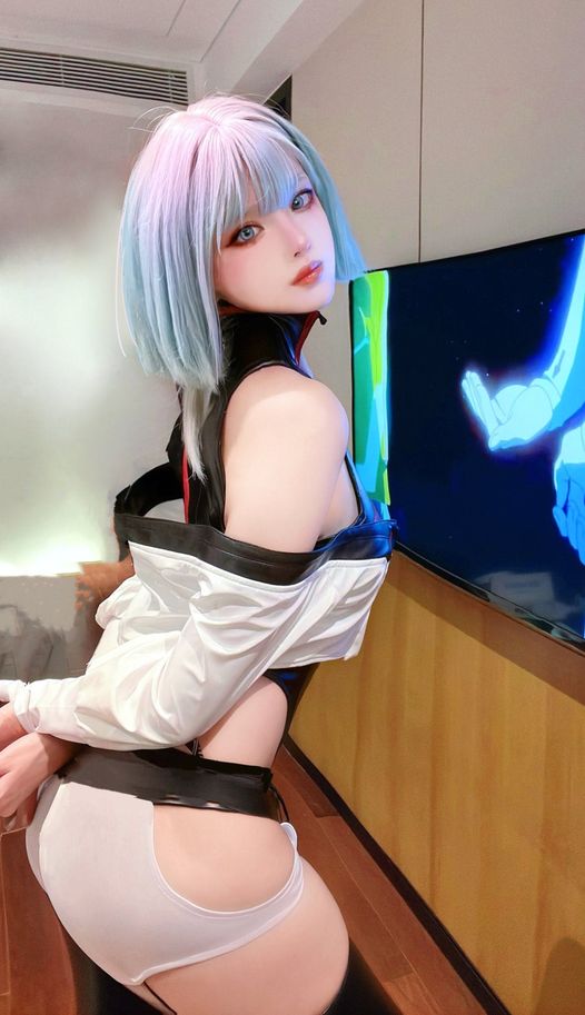 Hàng loạt mỹ nữ rủ nhau cosplay cô nàng Lucy trong Cyberpunk: Edrunners 212261